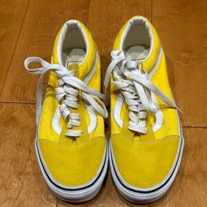 Low top Vans sneakers